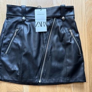 Black Faux Leather Skirt with Zippers. New! XS - Women ZARA